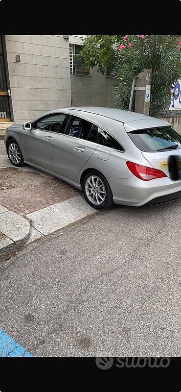 Grigio Usata 2016 Mercedes CLA180 Tre volumi | 15.000 € (Cara) - Immagine 1/4