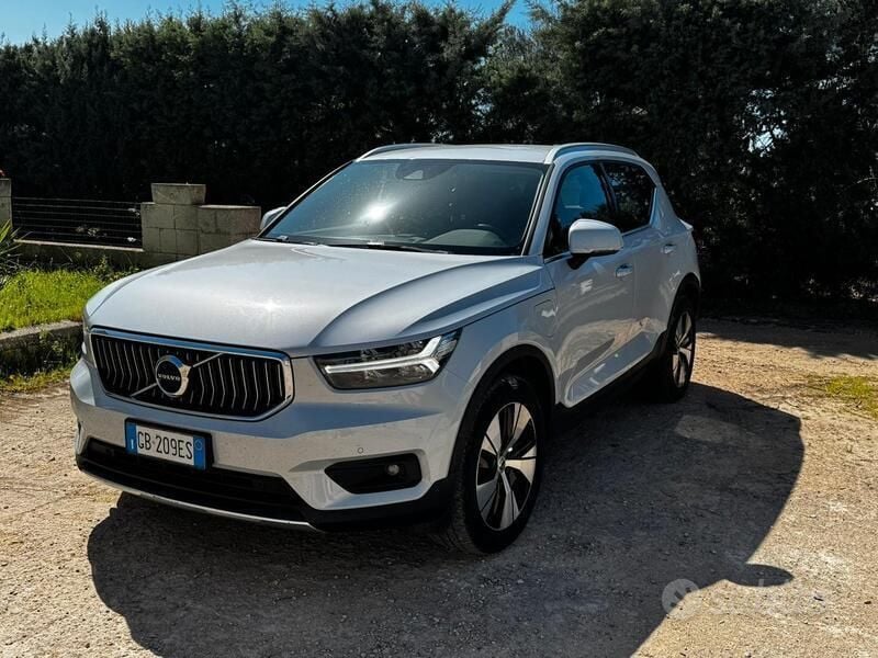 Grigio Usata 2020 Volvo XC40 SUV | 20.000 € (Cara) - Immagine 1/4