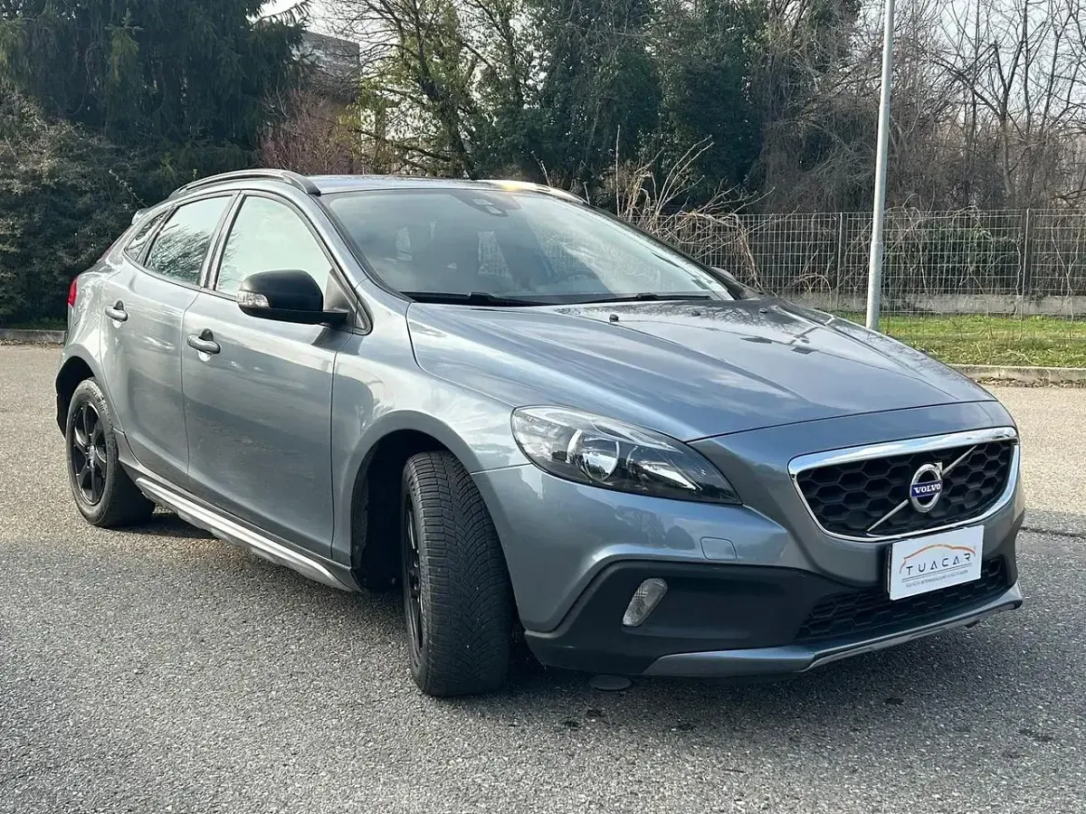 Usata Volvo V40 Kinetic 150 CV (110 kW) 2015 Grigio Berlina