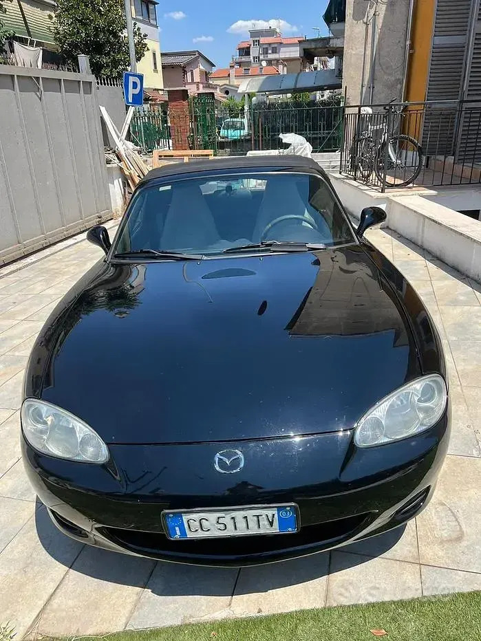 Usata Mazda MX5 110 CV (80 kW) 2003 Nero Cabrio