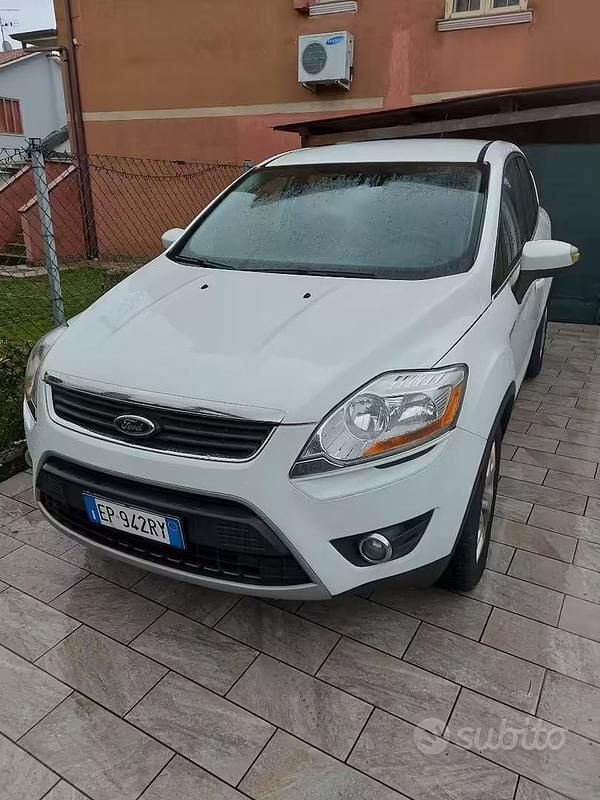 Usata Ford Kuga 140 CV (102 kW) 2012 Bianco SUV