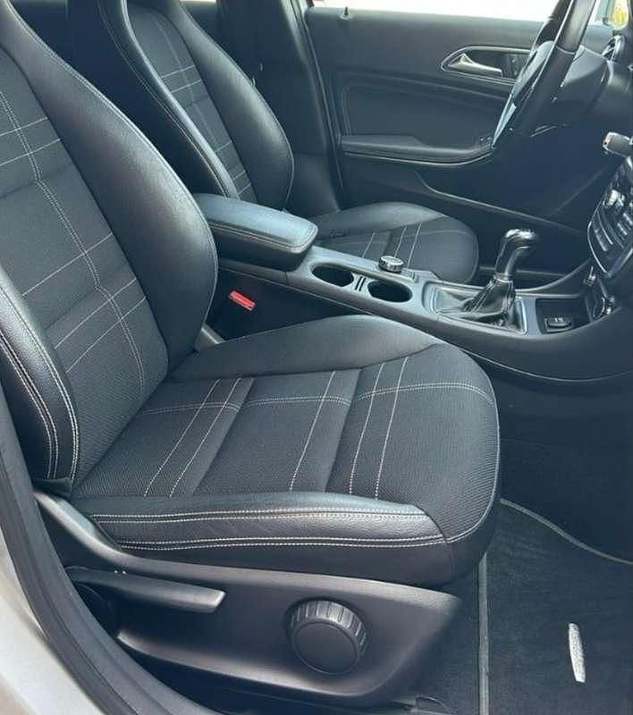 Usata Mercedes A180 109 CV (80 kW) 2014 Berlina