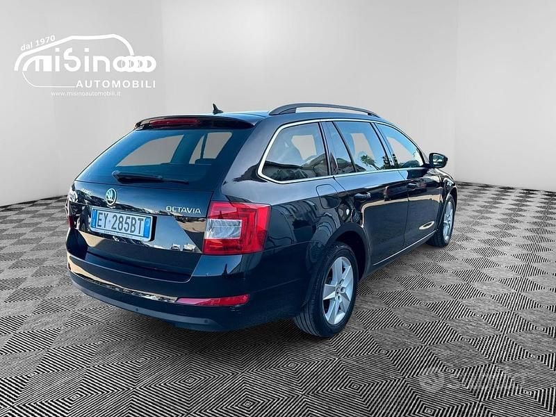 Usata Skoda Octavia Elegance 105 CV (77 kW) 2014 Nero Utilitaria