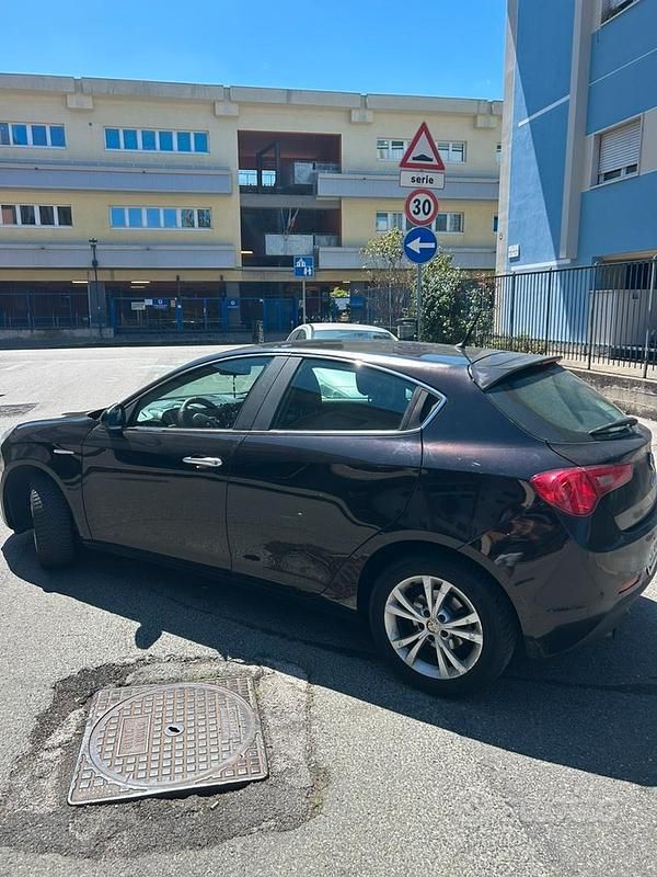 Usata Alfa Romeo Giulietta 105 CV (77 kW) 2013 Nero Berlina