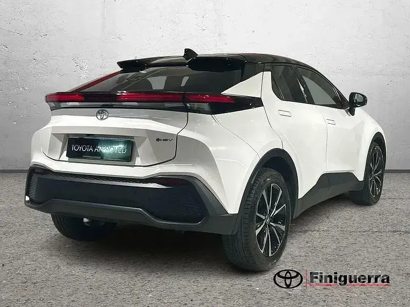 Usata Toyota C-HR Trend 140 CV (102 kW) 2024 Bianco SUV