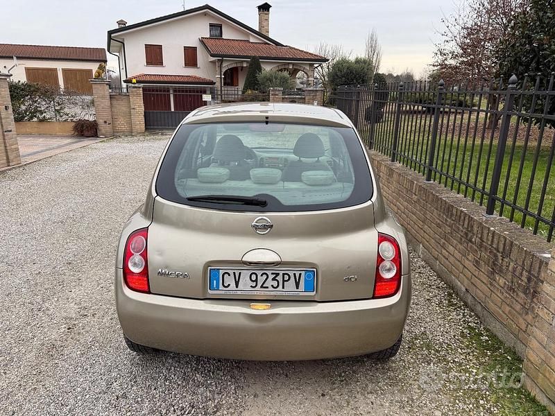 Usata Nissan Micra 2005 Marrone Berlina