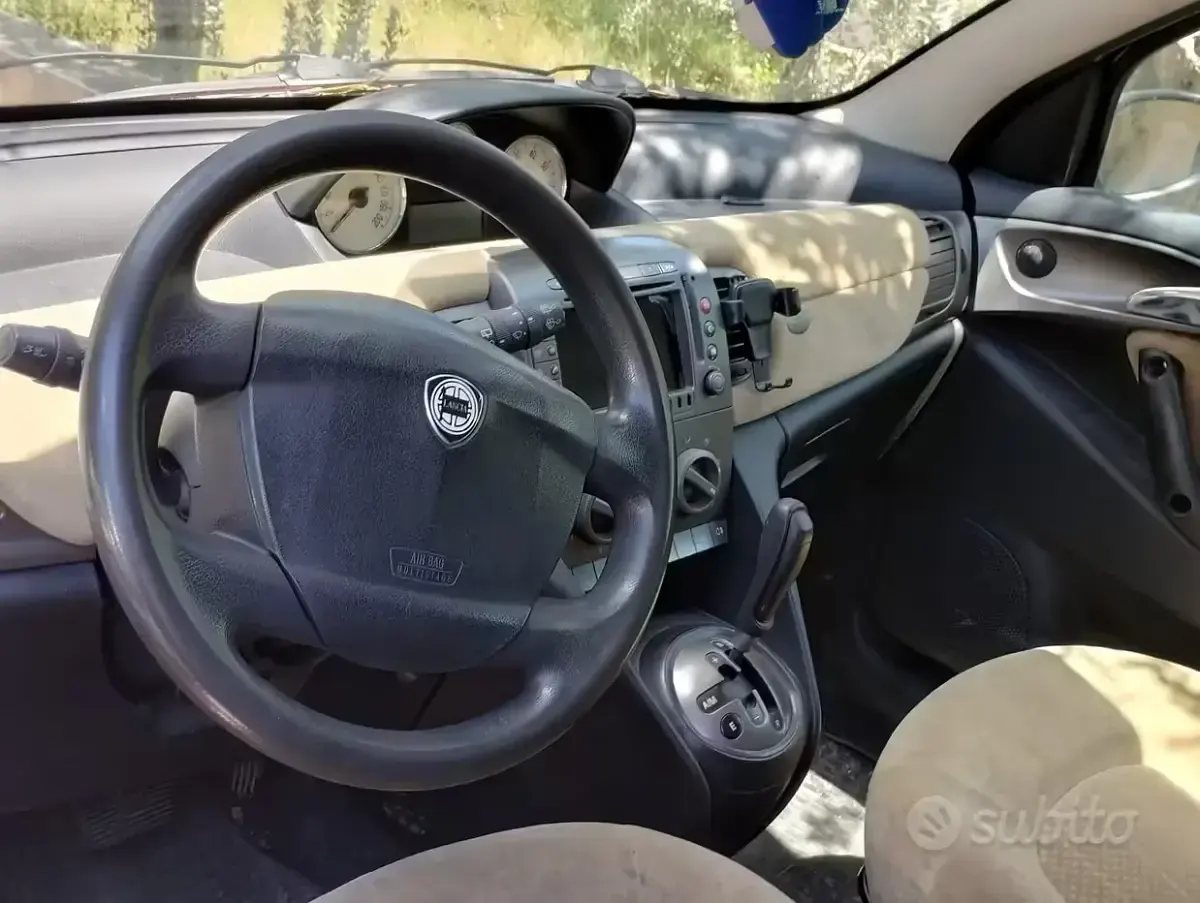 Usata Lancia Ypsilon 69 CV (50 kW) 2005 Grigio Utilitaria