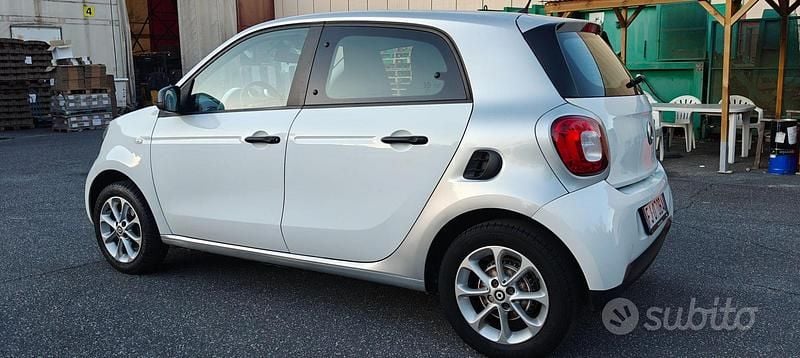 Usata Smart ForFour 71 CV (52 kW) 2017 Utilitaria