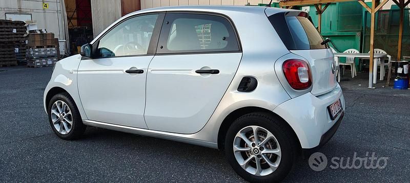 Usata Smart ForFour 2017 Utilitaria