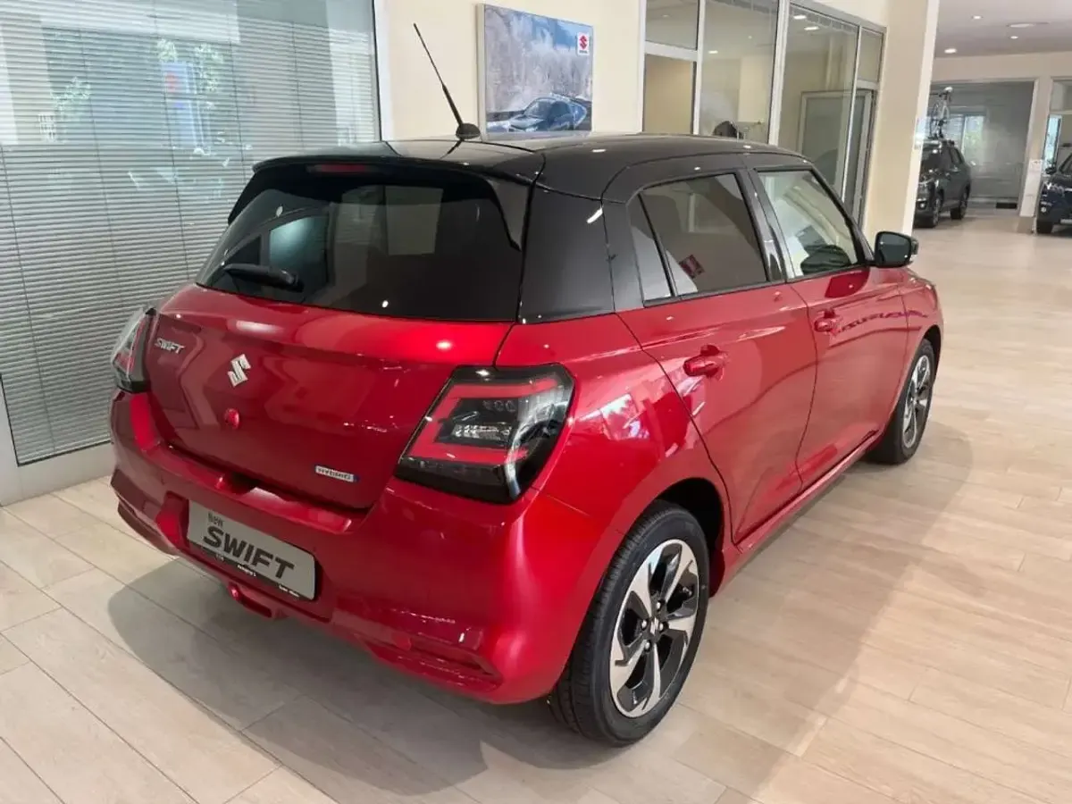 Nuova Suzuki Swift 83 CV (61 kW) 2026 Arancione Utilitaria