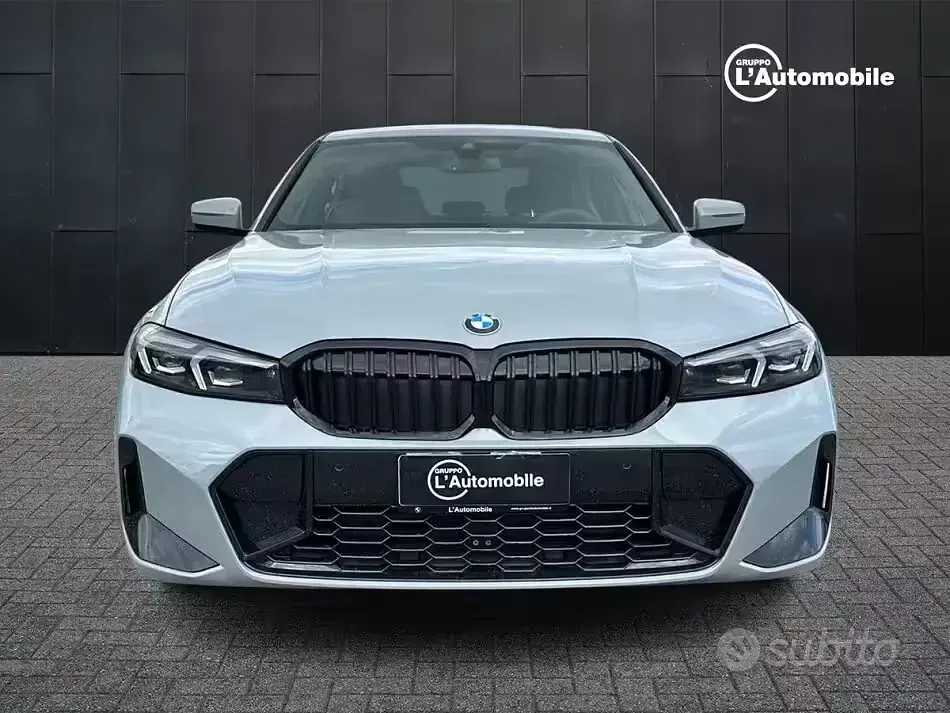 Usata BMW 330 M Sport 245 CV (180 kW) 2026 Grigio Berlina