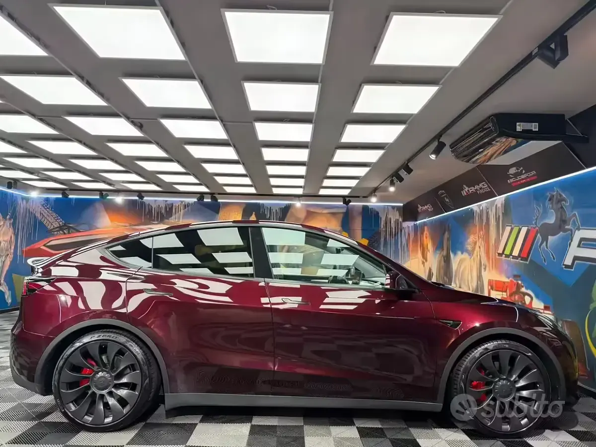 Usata Tesla Model Y Performance 338 kW (460 CV) 2023 Rosso SUV