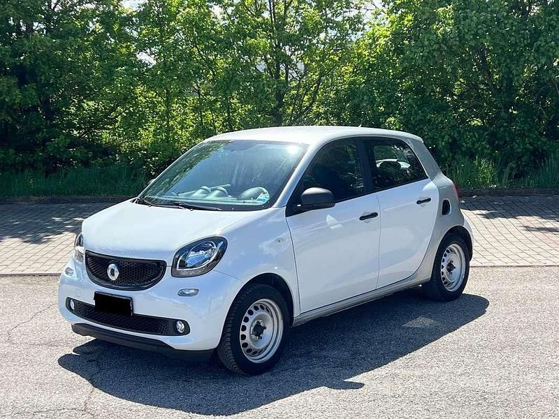 Usata Smart ForFour 71 CV (52 kW) 2019 Bianco Utilitaria