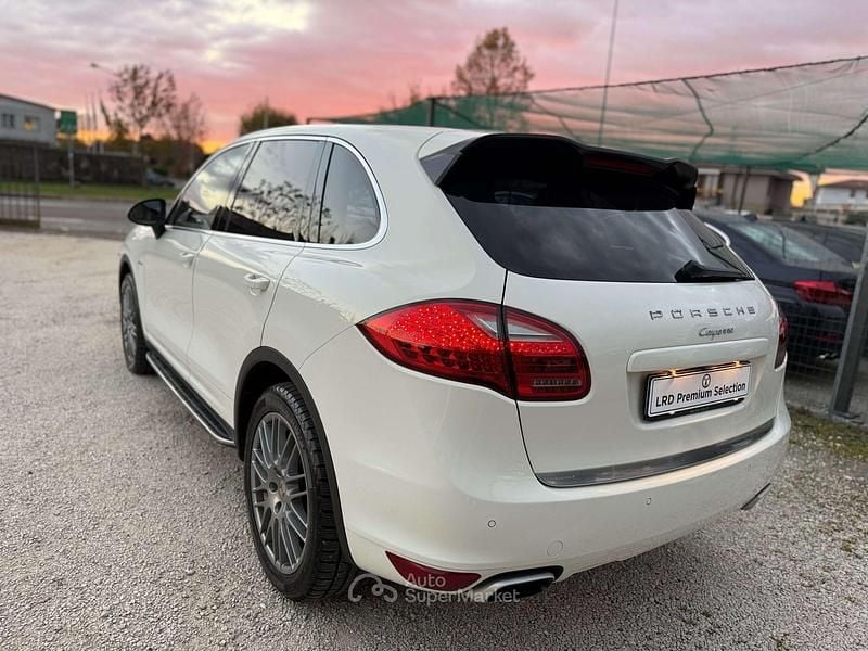 Usata Porsche Cayenne 245 CV (180 kW) 2012 Bianco SUV