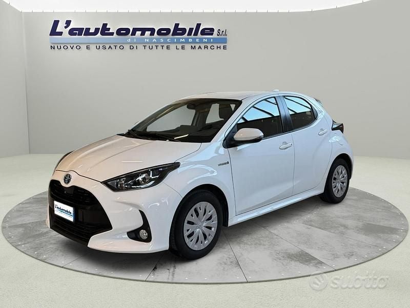 Bianco Usata 2023 Toyota Yaris Hybrid Business Edition Berlina | 16.500 € (Ottimo prezzo) - Immagine 1/4