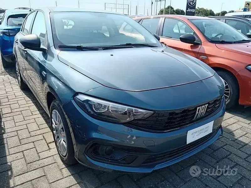 Nuova Fiat Tipo Cross 130 CV (95 kW) 2025 Grigio Berlina
