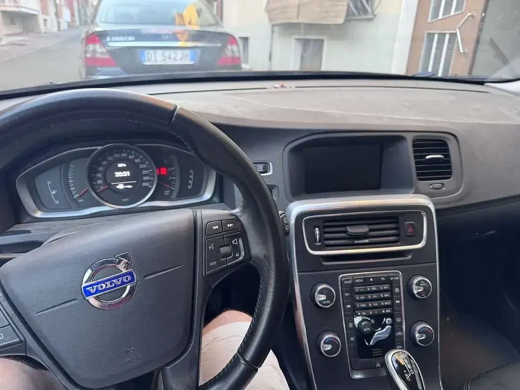 Usata Volvo V60 Business Edition 150 CV (110 kW) 2016 Station wagon