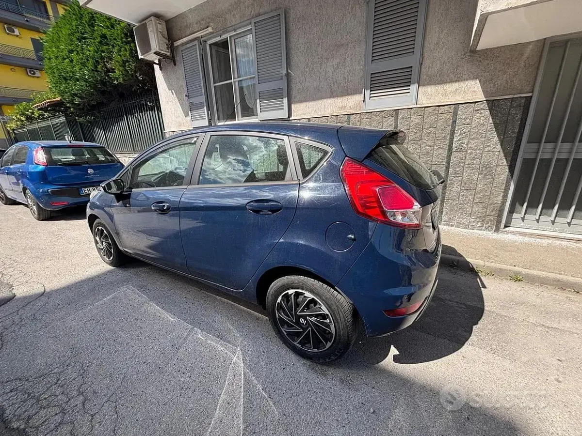 Usata Ford Fiesta 97 CV (71 kW) 2013 Berlina