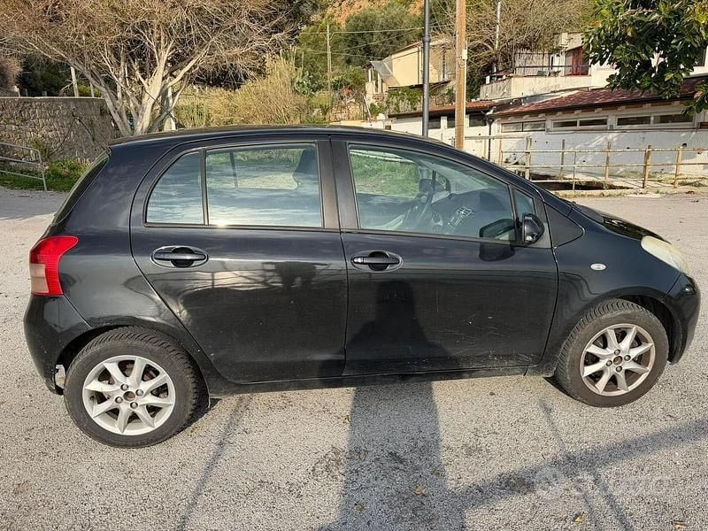 Usata Toyota Yaris 2008 Nero Utilitaria