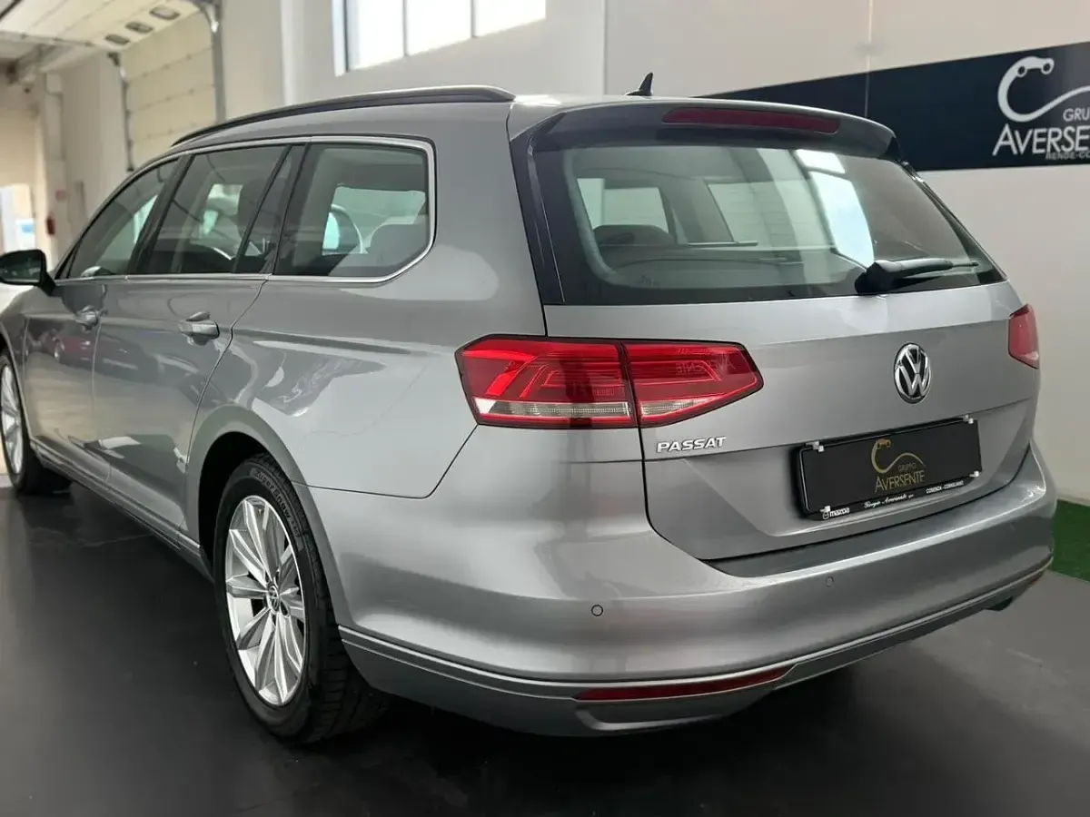 Usata VW Passat Executive 150 CV (110 kW) 2019 Argento Station wagon