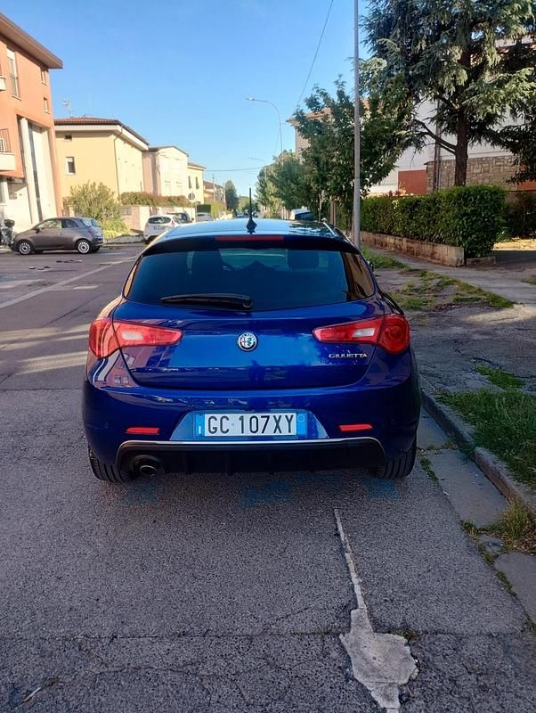 Usata Alfa Romeo Giulietta Super 120 CV (88 kW) 2020 Blu Utilitaria
