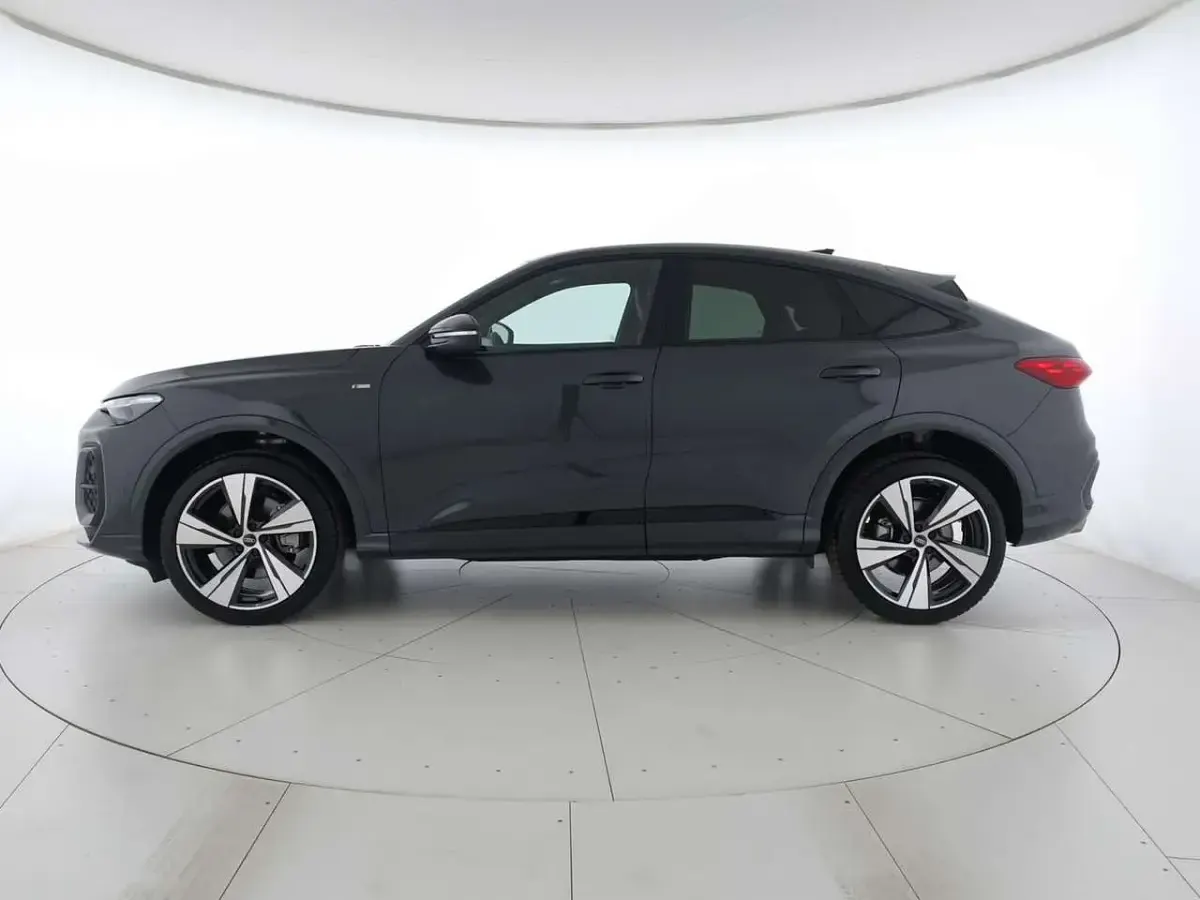 Nuova Audi Q5 Sportback S-Line 204 CV (150 kW) 2026 Grigio tambora metallico SUV