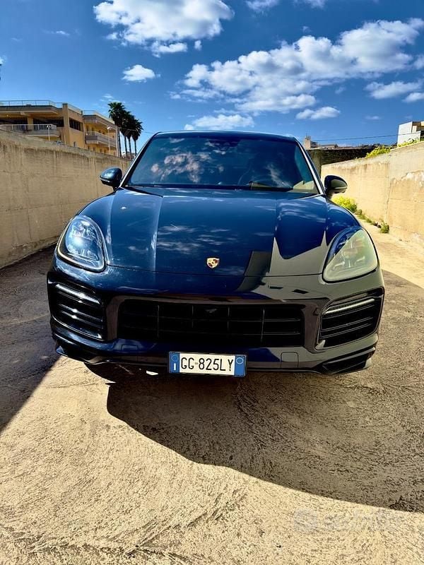 Nero Usata 2021 Porsche Cayenne Coupe GTS Coupé | 90.000 € - Immagine 1/4