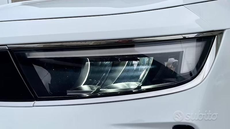 Usata Opel Astra Business Elegance 131 CV (96 kW) 2022 Bianco Berlina