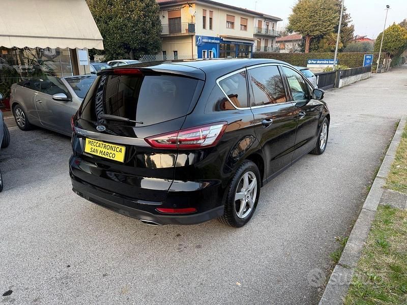 Usata Ford S-MAX Titanium 180 CV (132 kW) 2017 Nero Monovolume