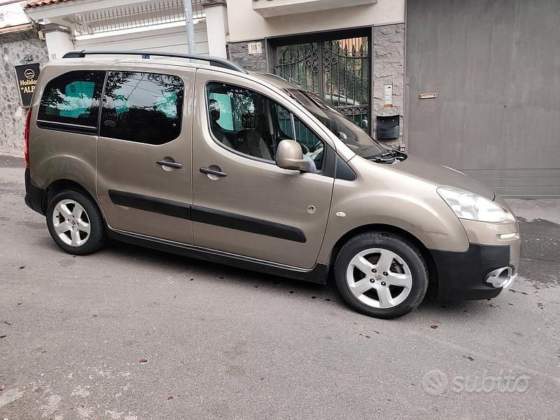 Usata Peugeot Partner Tepee Outdoor 92 CV (67 kW) 2013 Marrone Monovolume