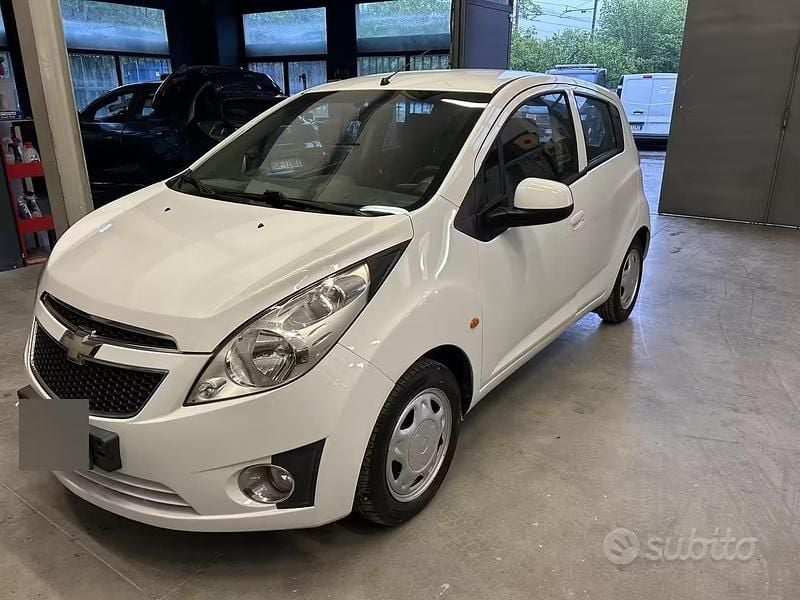 Usata Chevrolet Spark 68 CV (50 kW) 2011 Bianco Utilitaria