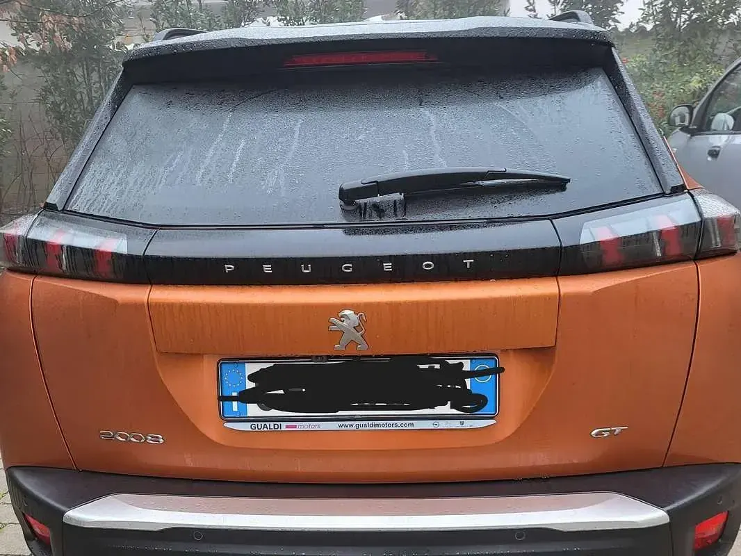 Usata Peugeot 2008 GT 131 CV (96 kW) 2021 Arancione SUV