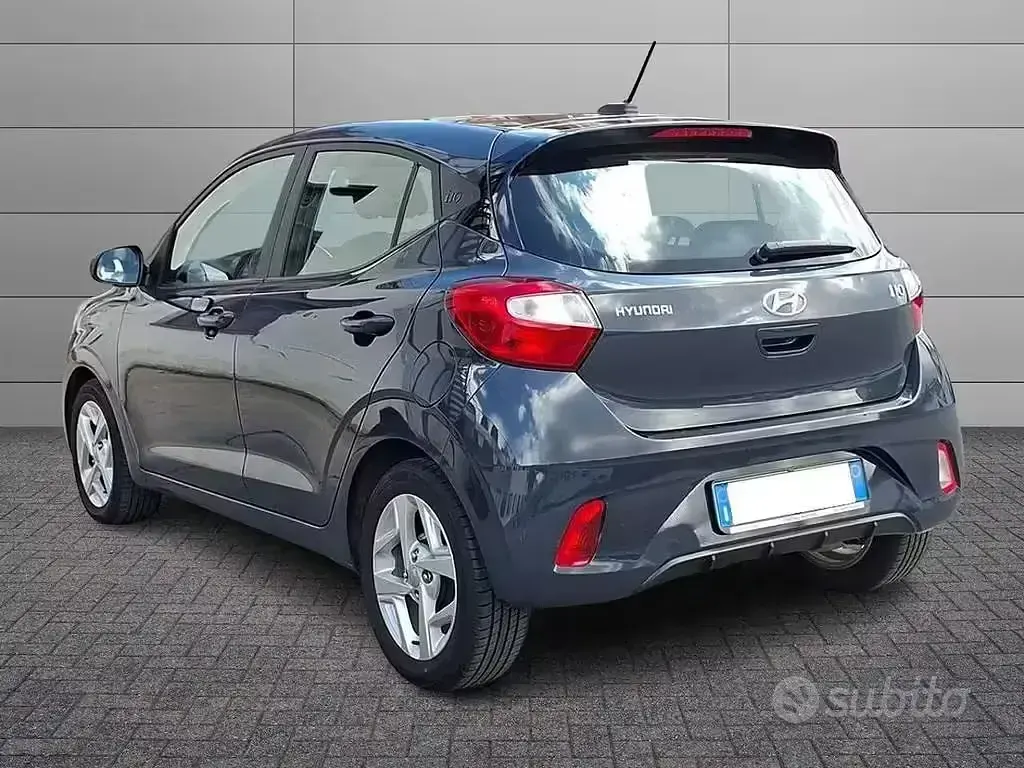 Usata Hyundai i10 67 CV (49 kW) 2023 Blu Utilitaria