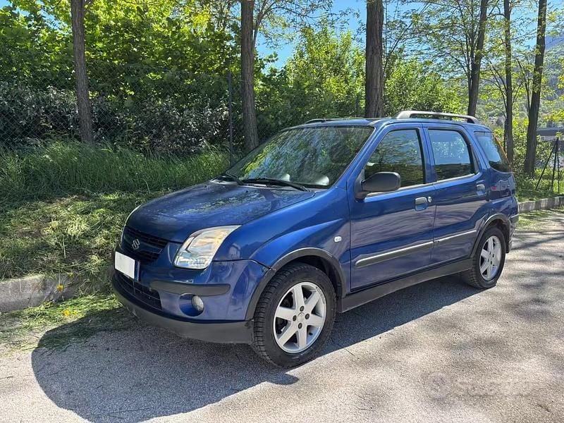 Usado Suzuki Ignis 99 CV (72 kW) 2004 Azul Utilitario