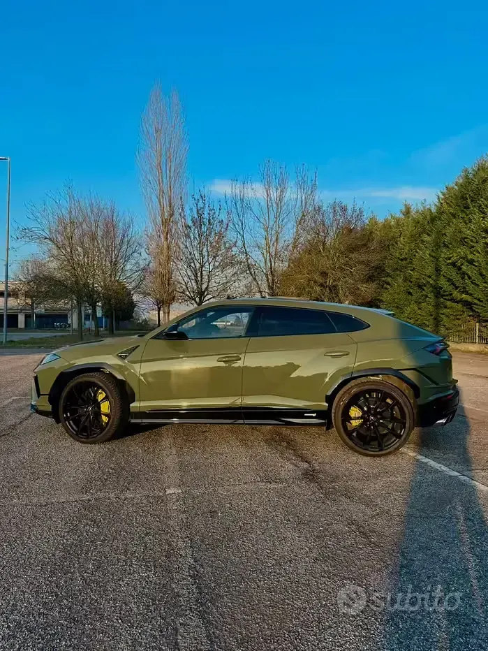 Usata Lamborghini Urus 666 CV (489 kW) 2024 Verde SUV