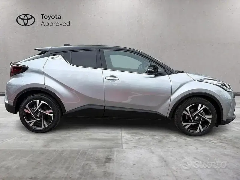 Usata Toyota C-HR Lounge 184 CV (135 kW) 2022 Grigio SUV