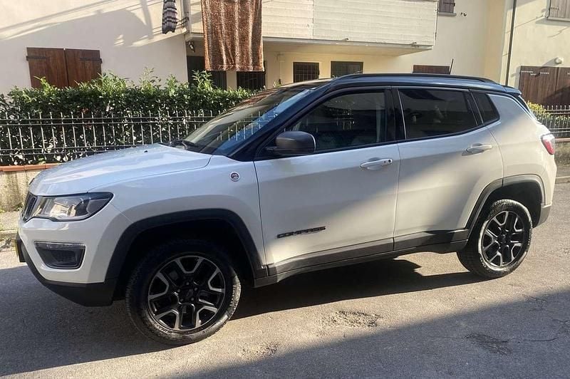 Usata Jeep Compass Trailhawk 170 CV (125 kW) 2019 Bianco SUV
