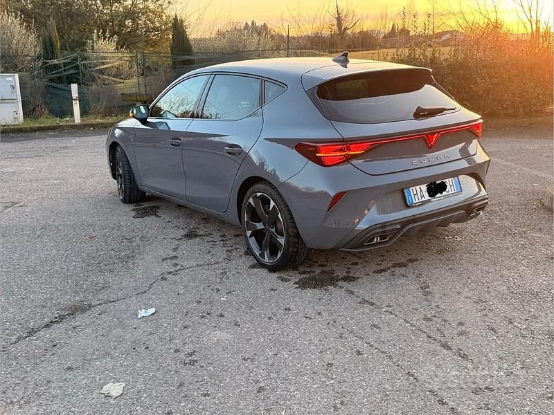 Usata Cupra Leon 150 CV (110 kW) 2025 Grigio Berlina