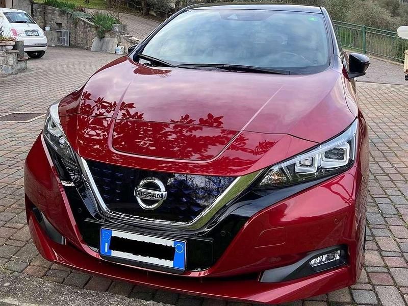 Rosso Usata 2019 Nissan Leaf Tekna Due volumi | 12.000 € (Buon prezzo) - Immagine 1/3
