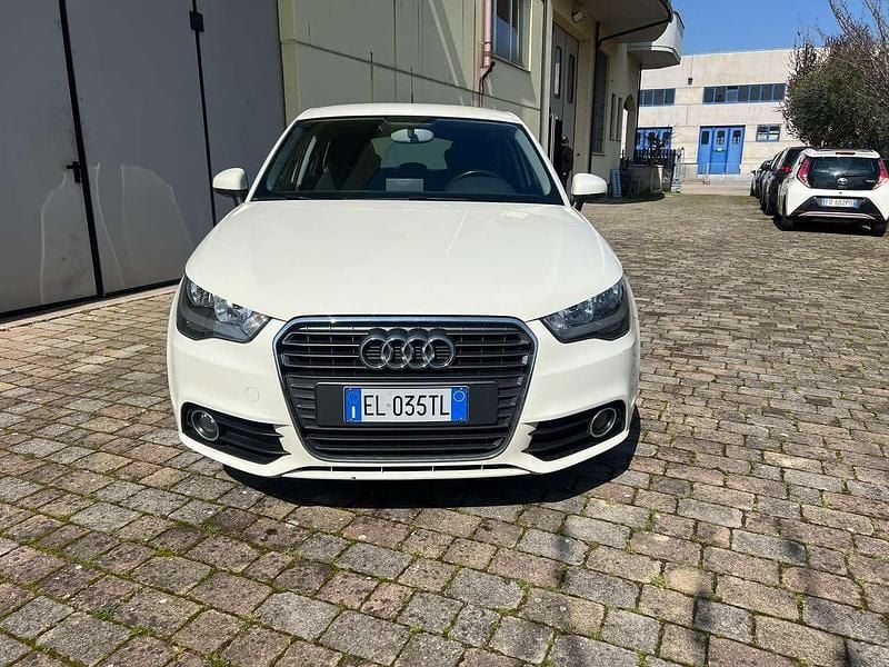 Usata Audi A1 Sportback Ambition 90 CV (66 kW) 2012 Bianco Utilitaria