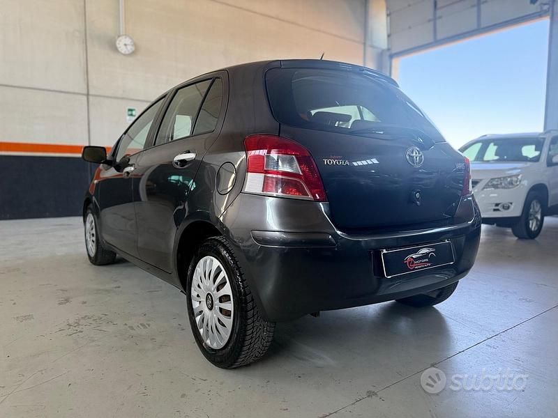 Usata Toyota Yaris Sol 2010 Grigio Utilitaria