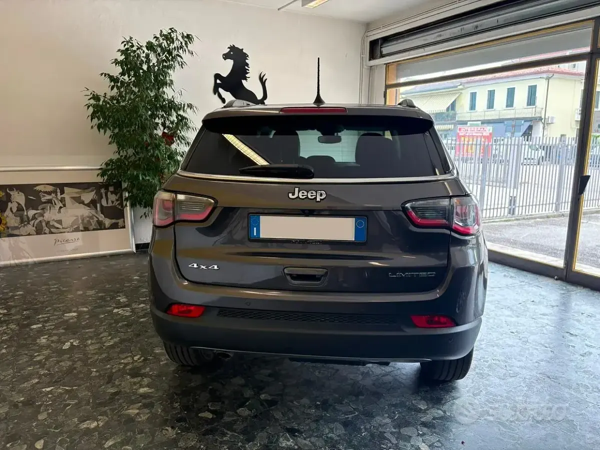 Usata Jeep Compass Limited 140 CV (102 kW) 2020 Grigio SUV
