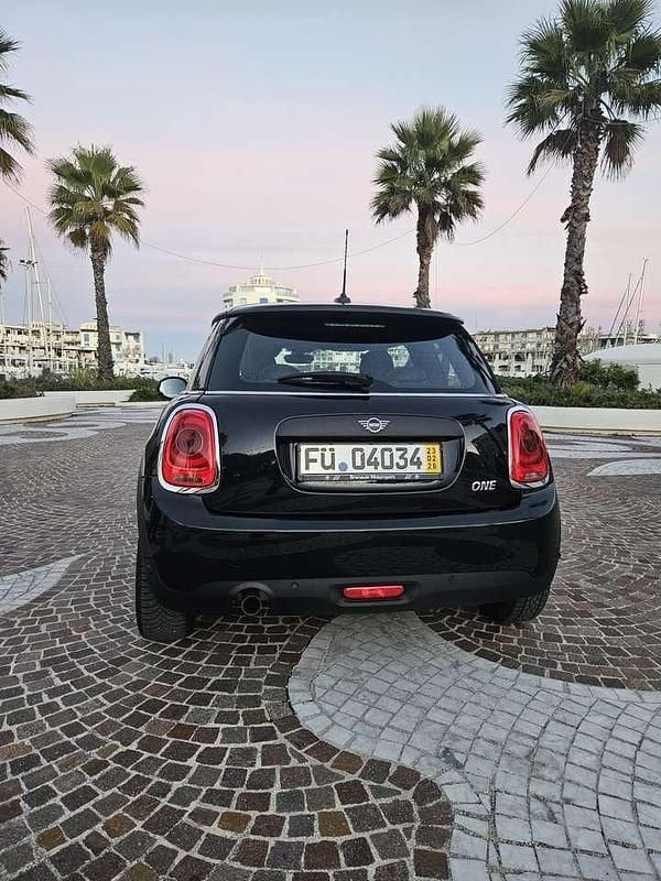 Usata Mini ONE 102 CV (75 kW) 2020 Nero Utilitaria