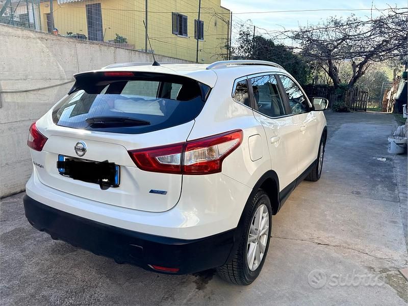 Usata Nissan Qashqai 2016 Bianco SUV