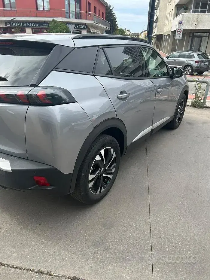 Usata Peugeot 2008 110 CV (80 kW) 2022 Grigio SUV
