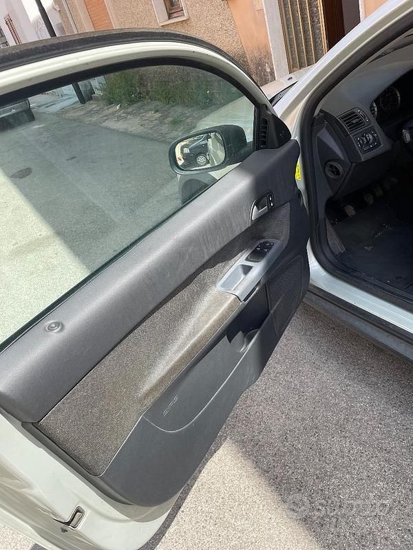 Usata Volvo C30 101 CV (74 kW) 2007 Utilitaria