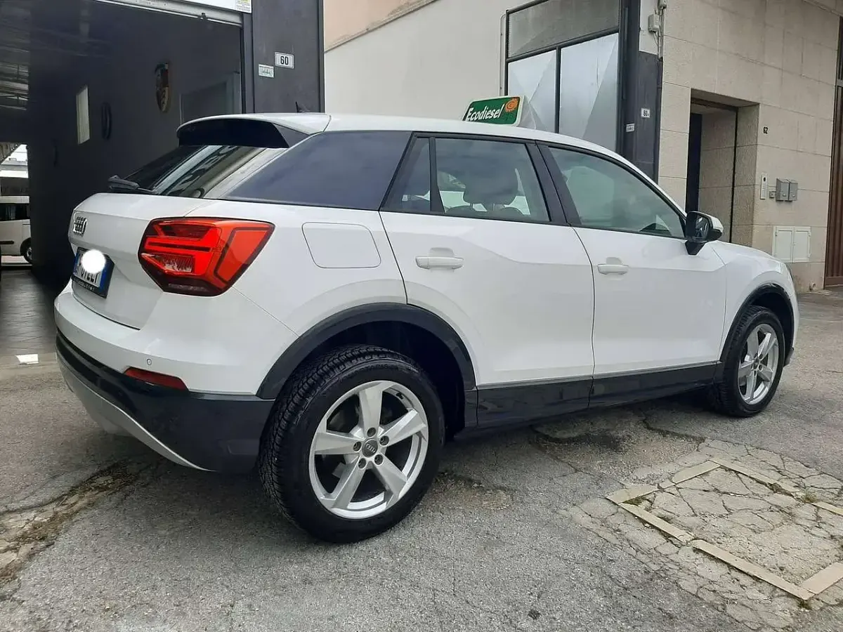 Usata Audi Q2 Admired 116 CV (85 kW) 2020 Bianco SUV