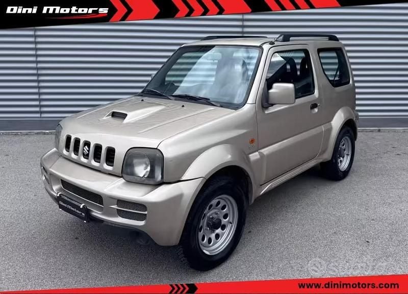 Usata Suzuki Jimny 86 CV (63 kW) 2010 Sabbia SUV