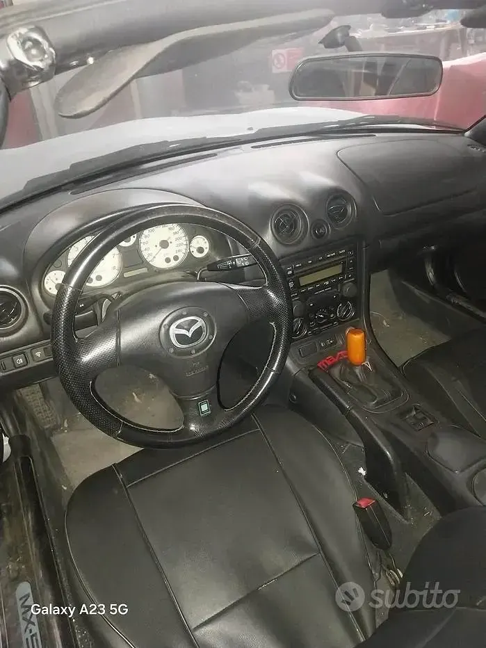 Usata Mazda MX5 110 CV (80 kW) 2001 Grigio Cabrio
