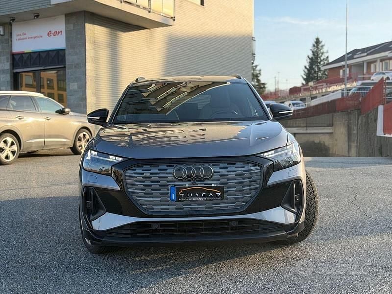 Usata Audi Q4 e-tron Edition .1 219 kW (299 CV) 2023 Grigio SUV